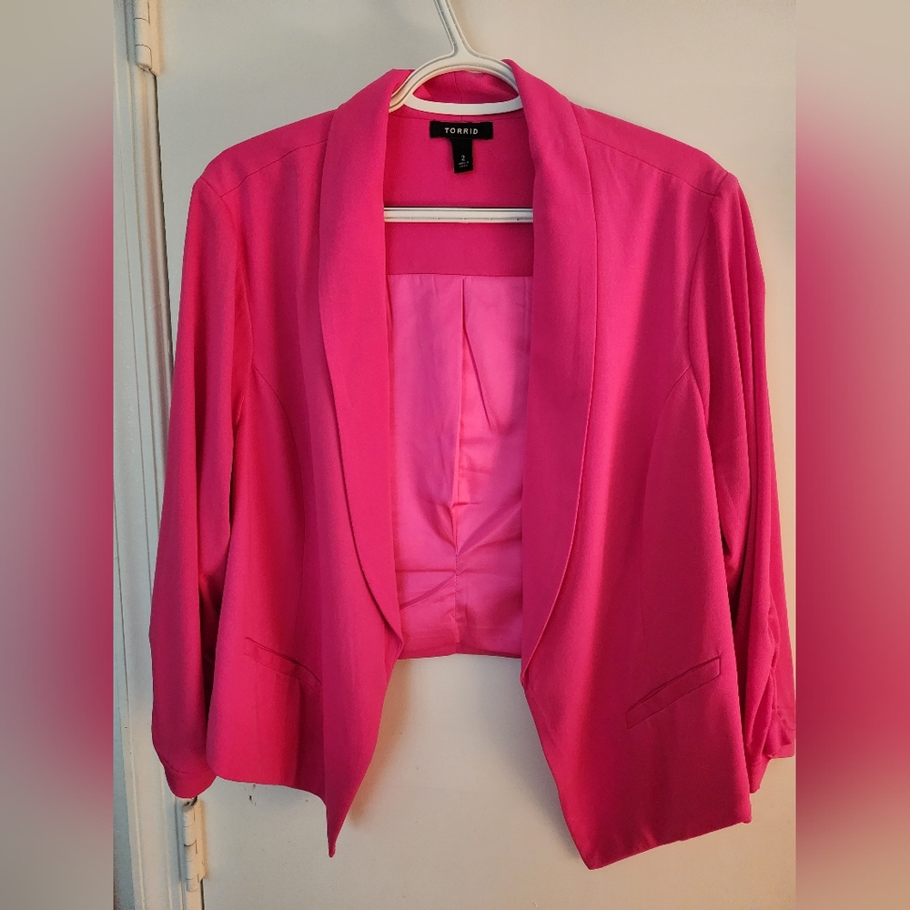 Womans crop blazer.